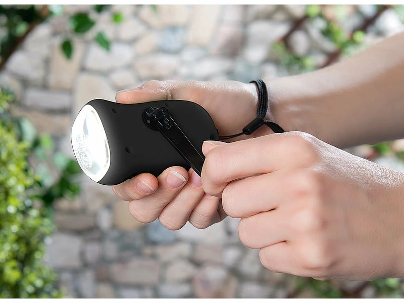 PEARL Solar Taschenlampe:Dynamo-Taschenlampe Mit Solarpanel, 3 LEDs, 0,4 Watt, 20 Lumen, Akku 5 PEARL Solar Taschenlampe:Dynamo-Taschenlampe Mit Solarpanel, 3 LEDs, 0,4 Watt, 20 Lumen, Akku – Bild 5