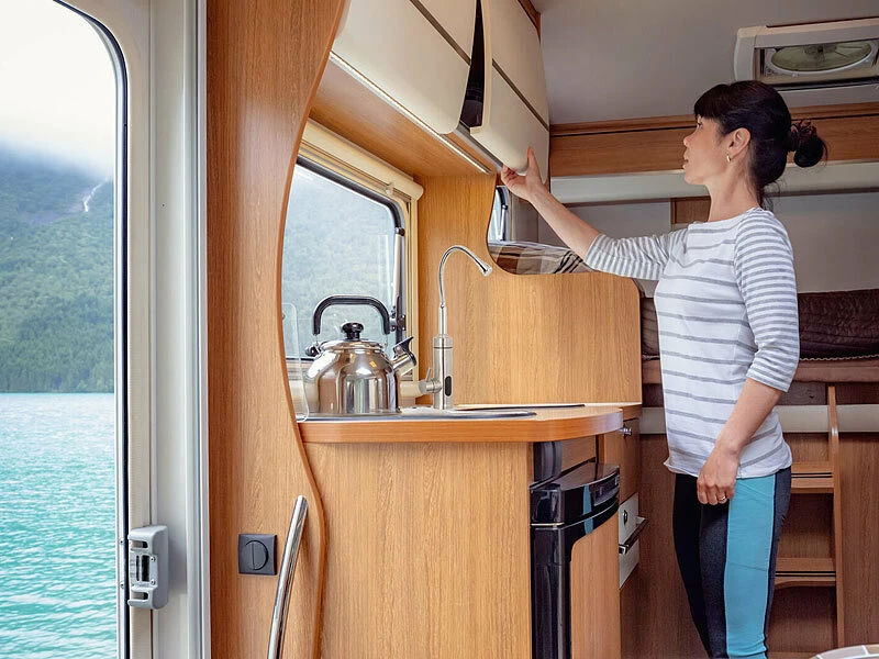 Rosenstein & Söhne Wasserhahn:2in1-Edelstahl-Armatur & Durchlauferhitzer, LED-Display, 60 °C, 1/2" 5 Rosenstein & Söhne Wasserhahn:2in1-Edelstahl-Armatur & Durchlauferhitzer, LED-Display, 60 °C, 1/2" – Bild 5